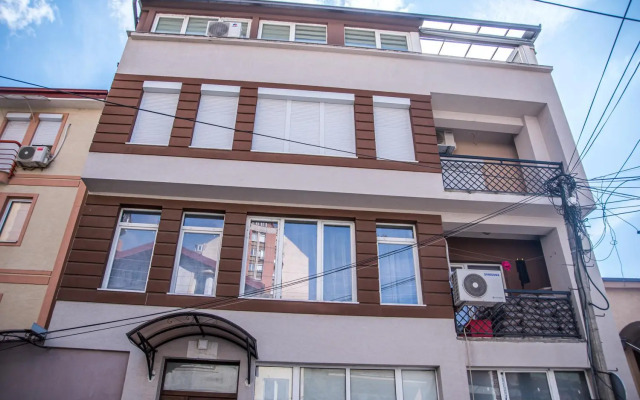 L&L Luxury Apartments