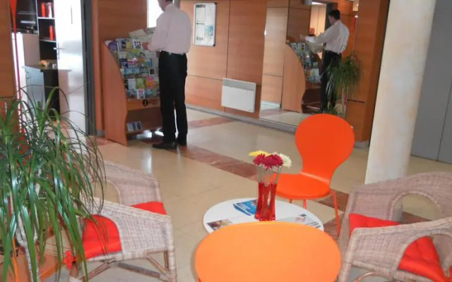 Park & Suites Confort Saint Priest en Jarez