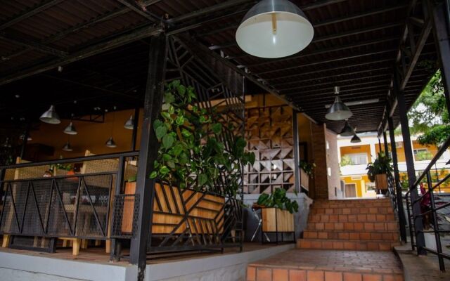 La Villa Cafe & Suites