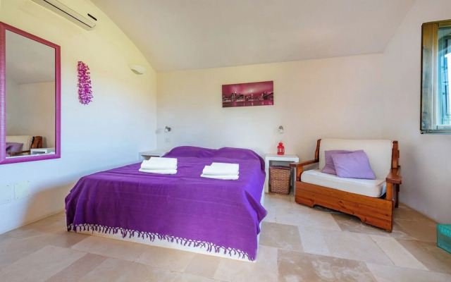 Trulli Crazy With Pool