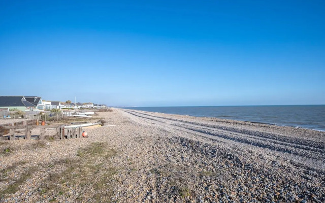 Large Family Getaways Metres From the Beach