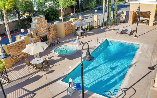 Hampton Inn And Suites Hemet