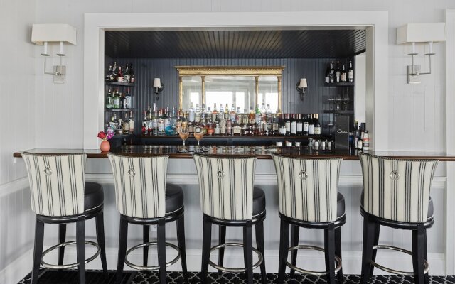 Cape Arundel Inn - Club House