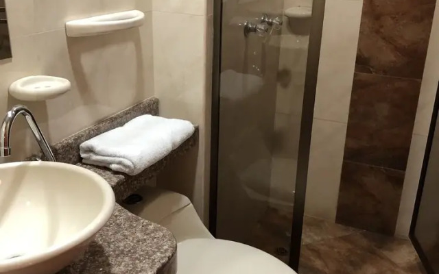Hotel Castellana Inn