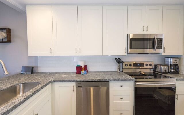 Kapalua Bay Villas 17B3 by RedAwning