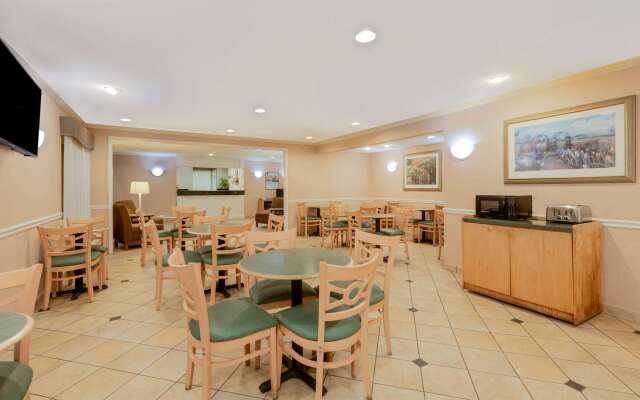 La Quinta Inn by Wyndham Cleveland Independence