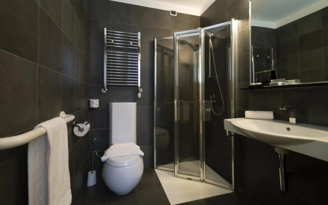 Hotel Five