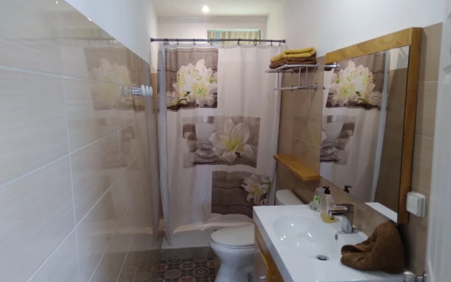 Fare Arana Moorea Guesthouse