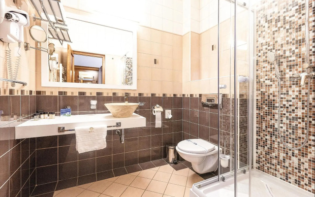 Hotel Athos Rmt