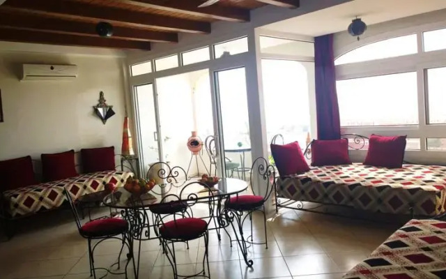 Luxury and Charm Apartment
