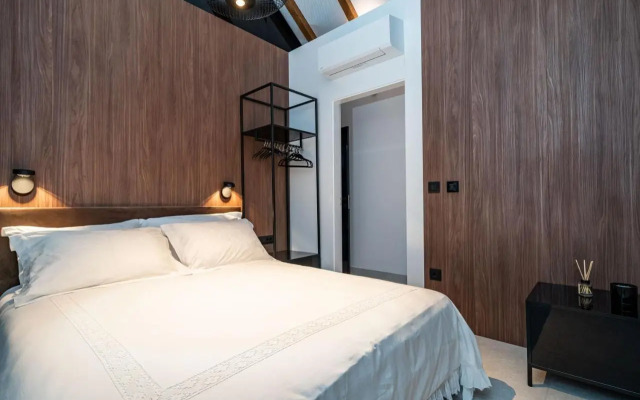 Agape Suite Old Town-Luxury Two Bedroom Apartment