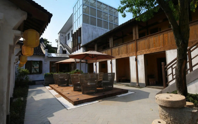 Tongxiang Wuzhen Yuexiang Inn
