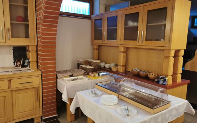 Rooms and Apartments Panker