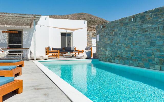 Cycladic Breeze Villas