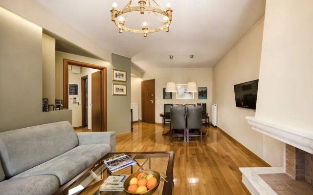 New renovated apt 2' to Acropolis museum