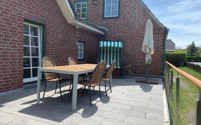 "luv With Shed" in House Smaswai 10