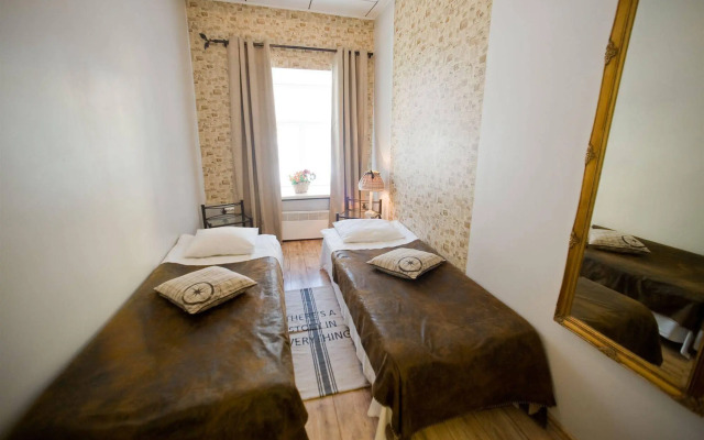 OldHouse Hostel
