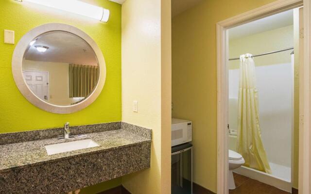 Motel 6 Savannah, GA