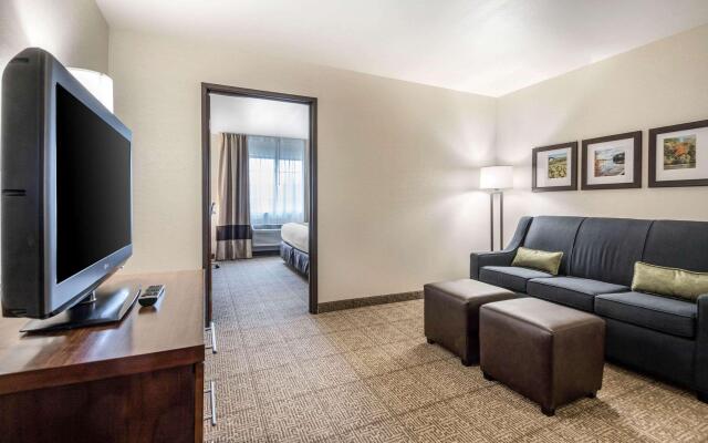 Comfort Suites at Par 4 Resort