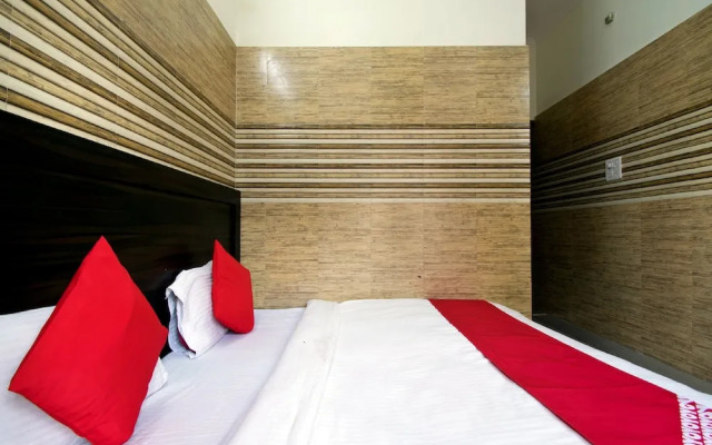 OYO 22932 Hotel Shiv Shanker