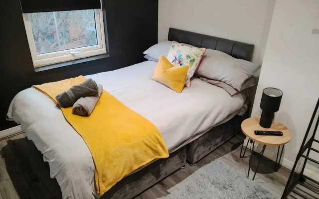 Immaculate 4-bed Apartment in Liverpool