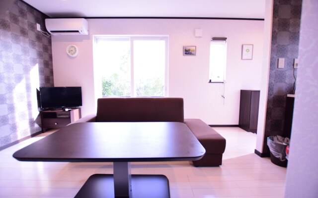 Shirahama House