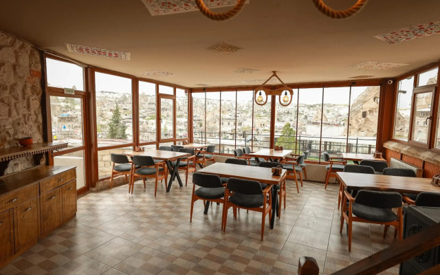 Cave Life Hotel