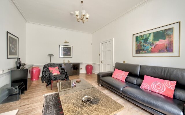 Beautiful One Bedroom in Edinburgh's Town Centre
