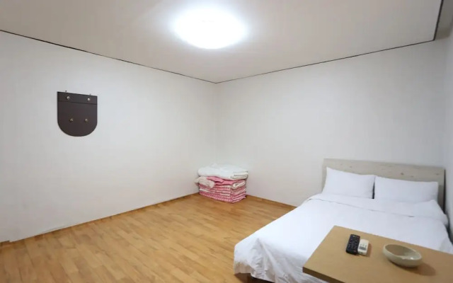 Gangneung Miseongjang Motel