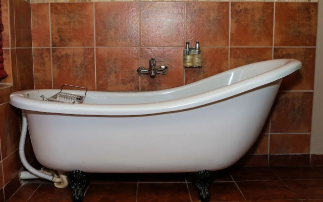 Thaba Legae Guest Lodge