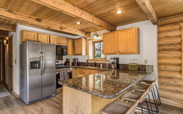 Blue River Hideaway by Boutiq