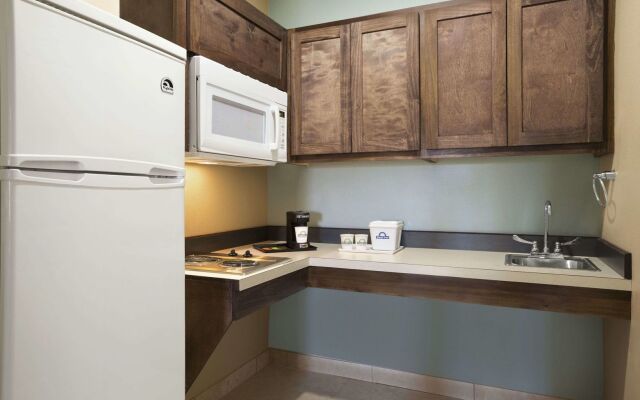 Days Inn & Suites by Wyndham Gonzales TX