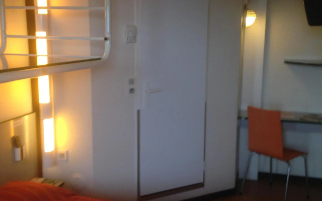 Premiere Classe Niort Est - La Crèche