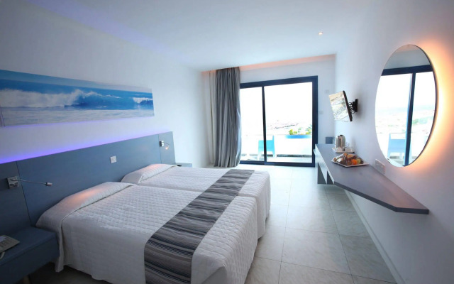 Anonymous Beach Hotel - Adults Only