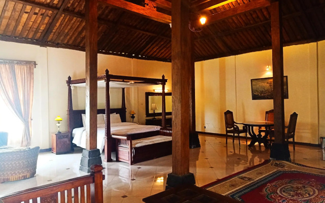 Joglo Plawang Villa & Resort