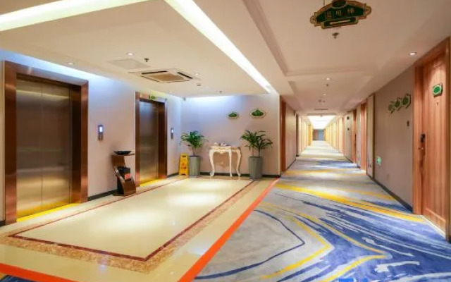 Vienna 3 Best Hotel (Xiamen Airport Xiagu Dock)