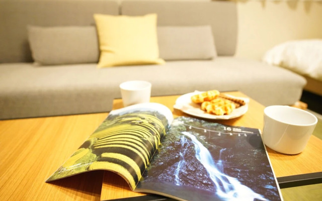 Koti Sopo Universal Bay 1 by Liaison