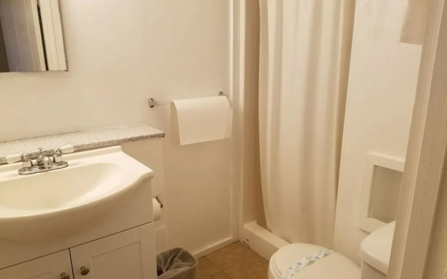 Seven Dwarfs Motel and Cabins