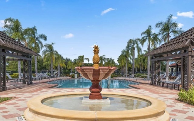 Roomy Town Home, Mickey-themed Bedroom! #4bv550