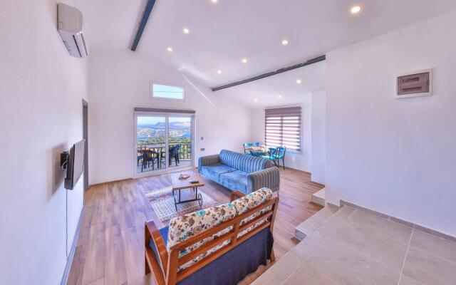 3 House Apart