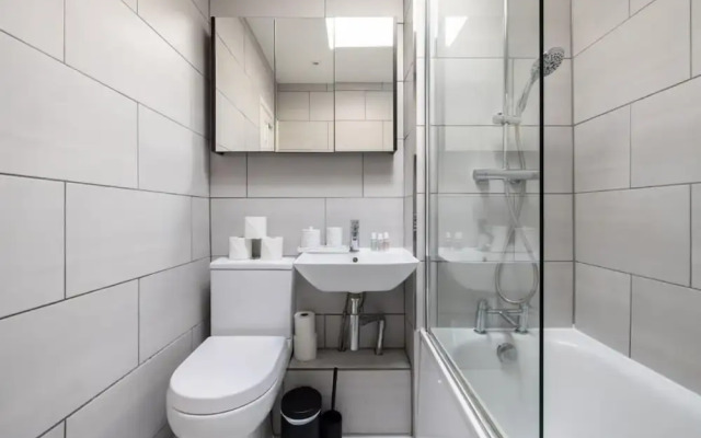 The London Crib - Relaxing 1bdr Flat With Terrace