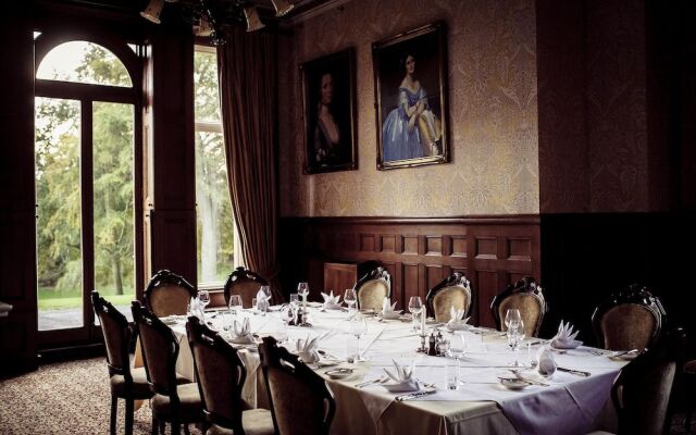 Rossington Hall