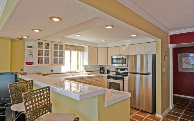 Shoreline 1041 Condo by RedAwning