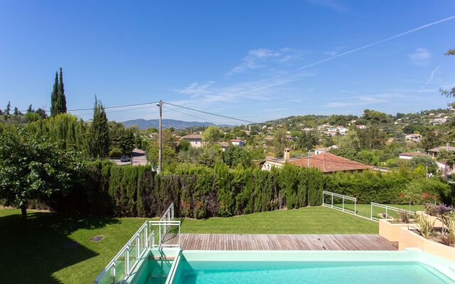 Adonis Mougins