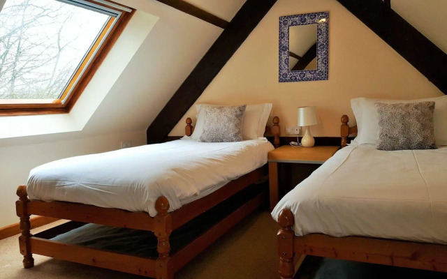 Nant yr Onnen B&B and Ysgubor Holiday Cottage