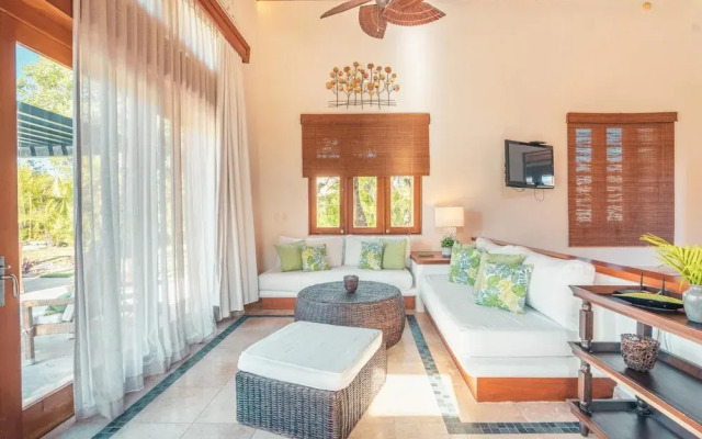 Cozy Bungallow With Pool at Green Village AA3