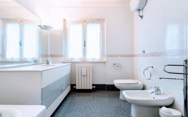 Villa Vallocchia - sleeps 18. Exclusive pool/grounds. Spoleto 10 mins. Rome 1 hr