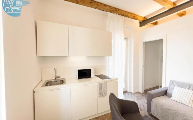 Basovizza 3 Angelica Tirabora Short Rent