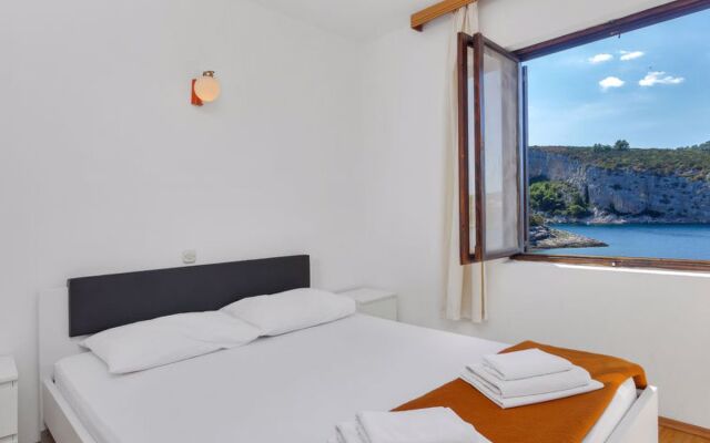 Apartment Cico Hvar/Pokrivenik 7177