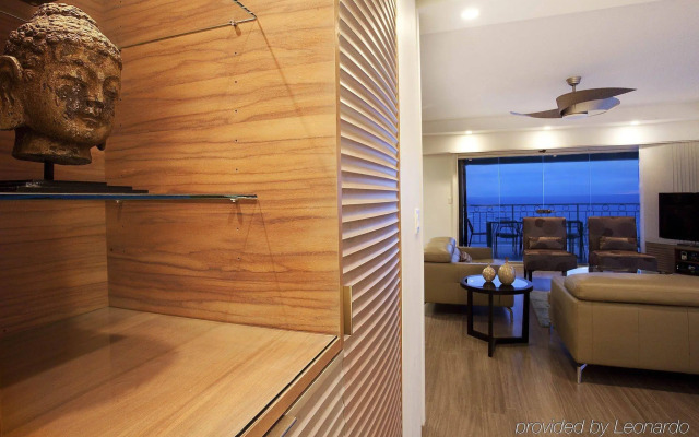 Waikiki Shore by OUTRIGGER
